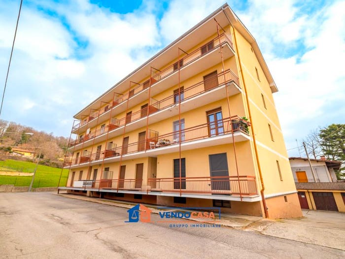 Appartamento quadrilocale in vendita in Via Castelnuovo Garfagnana, Centro, Dronero