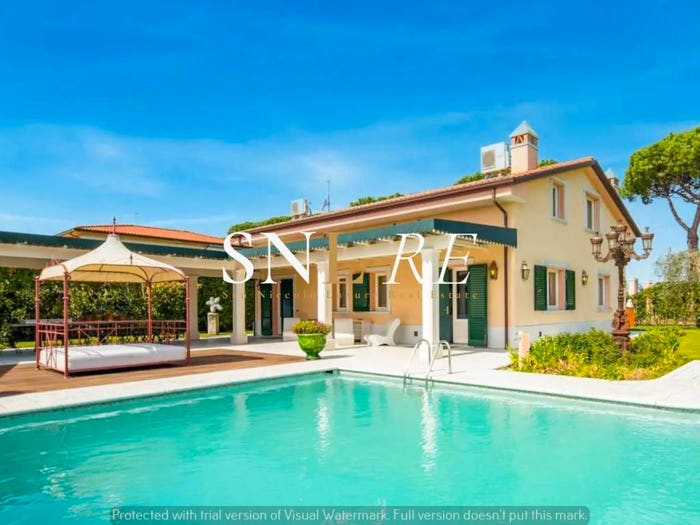 Casa con 6 locali in vendita in Via Vaiana, Pietrasanta