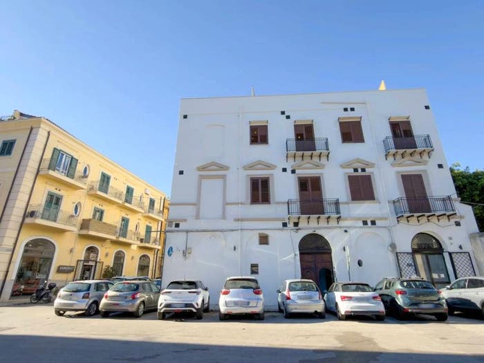 Appartamento trilocale in vendita in Via Pier delle Vigne, Borgo Vecchio, Palermo