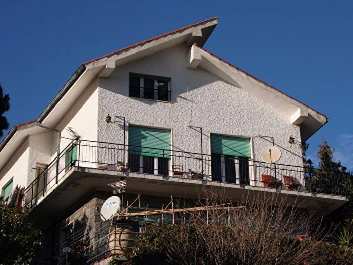 Casa con 6 locali in vendita in Due Strade, Bordighera