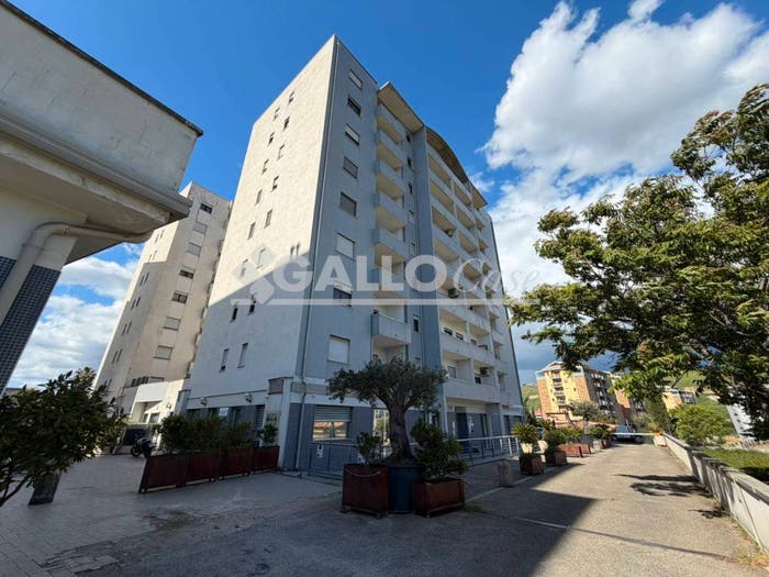Appartamento trilocale in vendita in Viale Giacomo Mancini, Popilia Vagliolise, Cosenza
