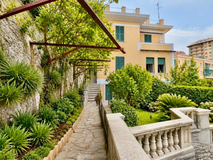 Casa con 6 locali in vendita in Borgoratti, Genova