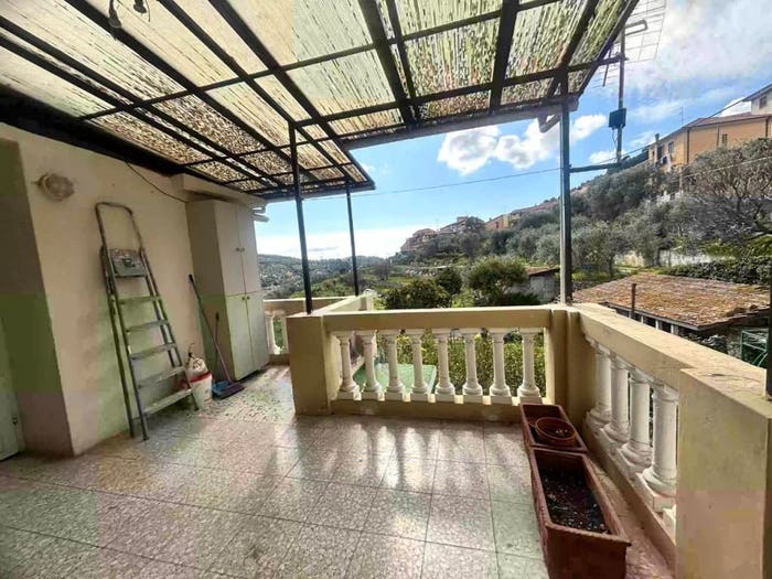 Appartamento quadrilocale in vendita in Borgo Sant'Agata Borgo d'Oneglia Costa d'Oneglia, Imperia