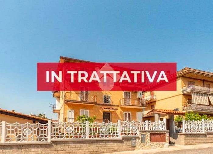 Appartamento con 5 locali in vendita in Via Vermicino, Borghesiana, Roma