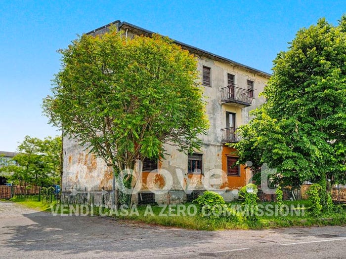 Casa con 6 locali in vendita in Via della Pioda, Cadorago