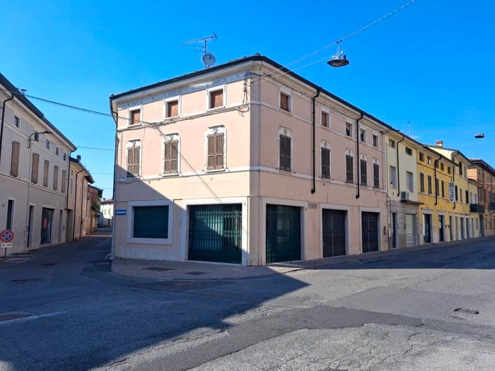 Casa con 6 locali in vendita in Via Cesare Deretti, Centro, Carpenedolo