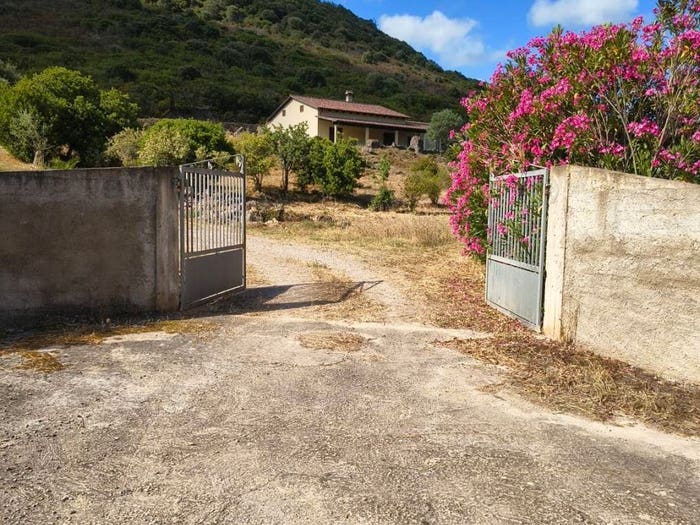 Casa quadrilocale in vendita in Strada Consortile Scala Mala, Pivarada, Alghero