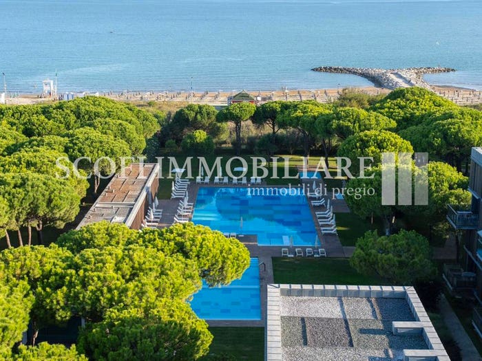 Appartamento quadrilocale in vendita in Viale Oriente, Pineta, Jesolo