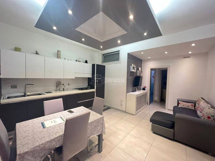 Appartamento trilocale in vendita in Via Marco Polo, Fuorigrotta, Napoli