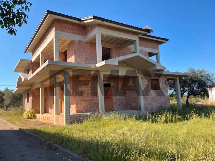 Appartamento con 6 locali in vendita in Collecorvino