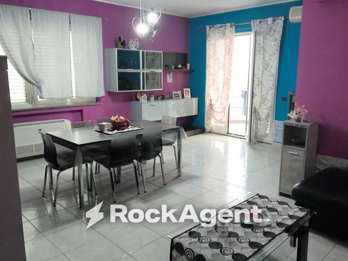Appartamento con 5 locali in vendita in Via Leonida Repaci, Monasterace Marina, Monasterace