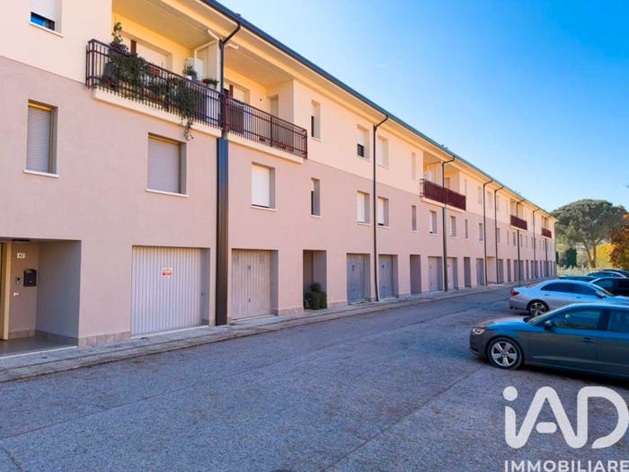 Appartamento quadrilocale in vendita in Via Ottobre, Passaggio, Bettona
