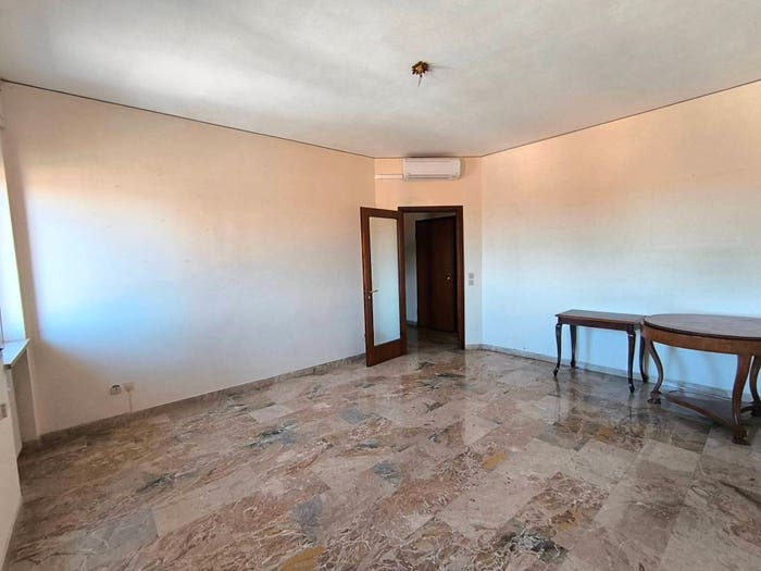 Appartamento trilocale in vendita in Viale Cesare Battisti, Stazione, Ferrara