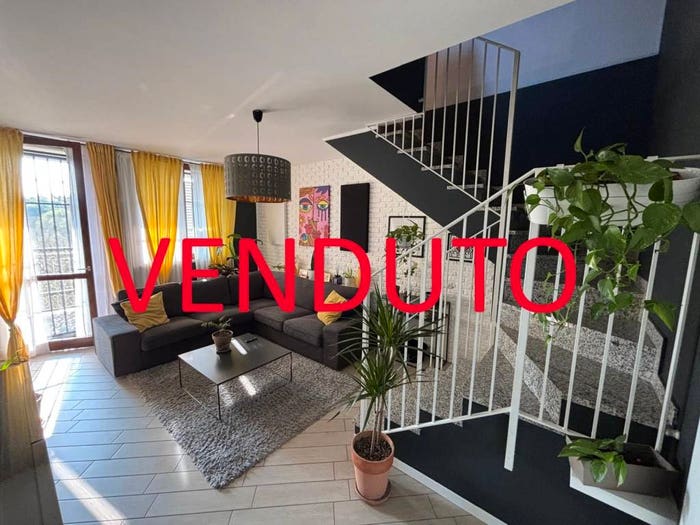 Appartamento quadrilocale in vendita in Via Francesco Piccaluga, Casorate Primo