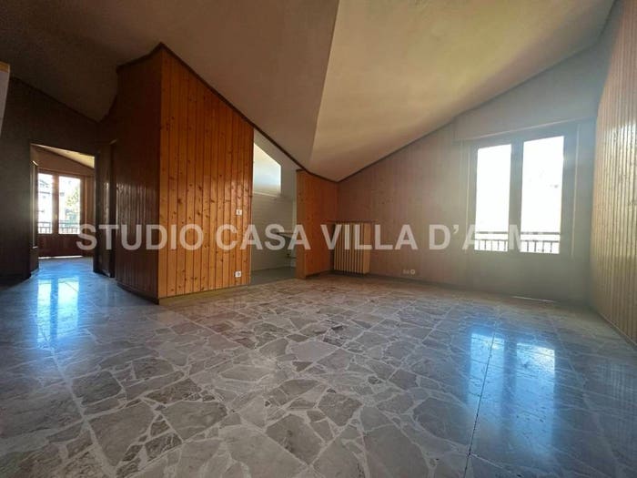 Appartamento trilocale in vendita in via capriana, Centro, Oltre il Colle