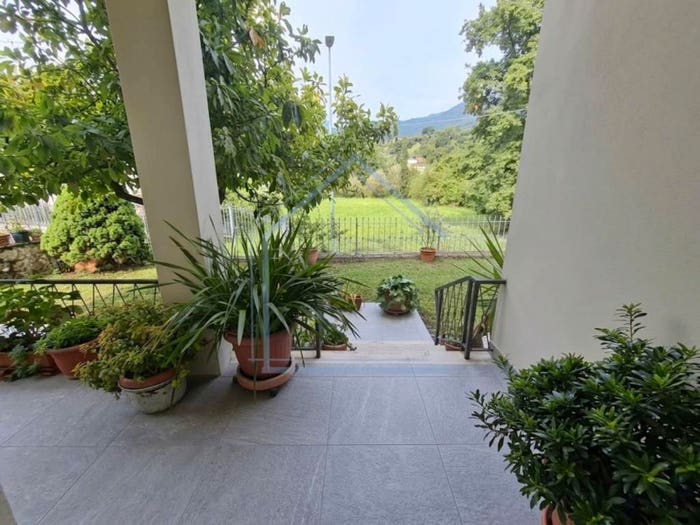 Casa quadrilocale in vendita in Camaiore Paese, Camaiore
