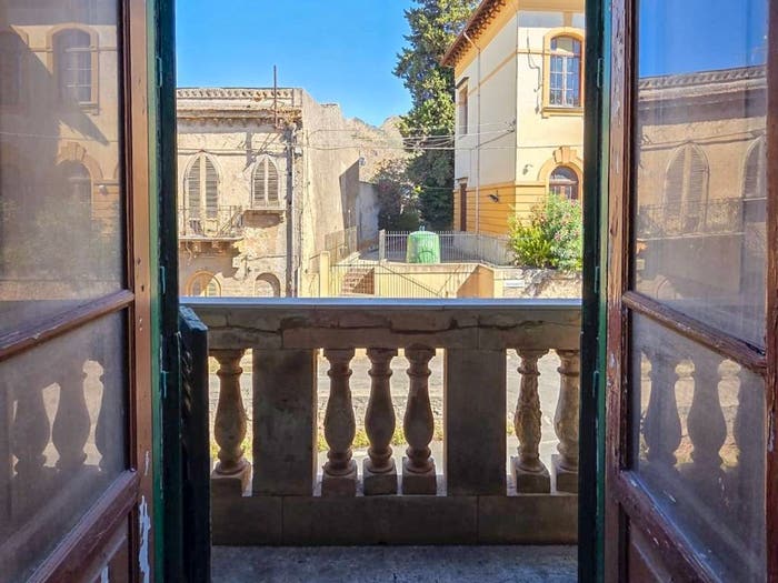 Casa con 6 locali in vendita in Via Crimi, Villagrazia, Palermo