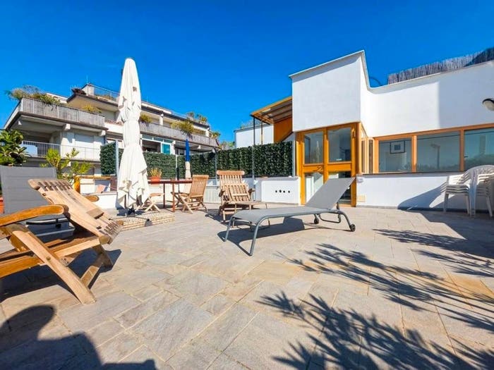 Appartamento trilocale in vendita in Via Zolezzi, Marina di Massa Centro, Massa