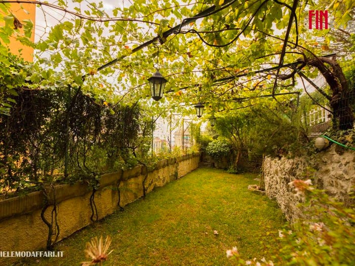 Appartamento quadrilocale in vendita in via Berghini, San Fruttuoso, Genova