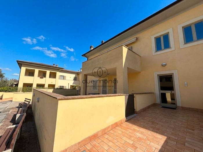 Appartamento trilocale in vendita in Via Franco Santocchia, Sant'Eraclio Case Vecchie, Foligno