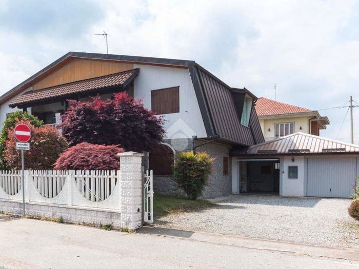 Casa con 6 locali in vendita in Via Gavazza, Ciriè