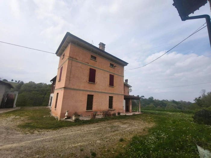 Casa quadrilocale in vendita in Località Magnano, Carpaneto Piacentino