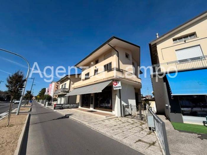 Casa quadrilocale in vendita in Viale Trieste, Centro, Portogruaro