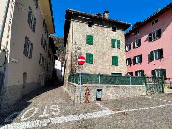 Casa con 6 locali in vendita in via Bresadola, Centro, Malè