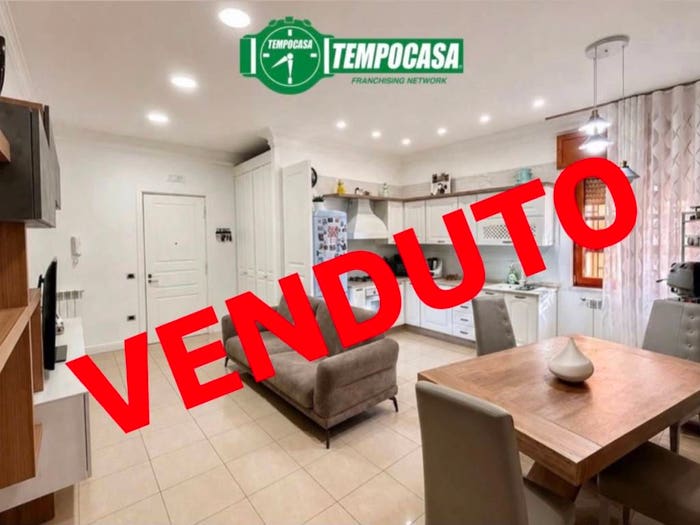 Appartamento trilocale in vendita in Via Sandro Botticelli, Pianura, Napoli