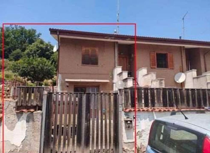 Appartamento con 6 locali in vendita in Via del Cerreto, Centro, Fabrica di Roma