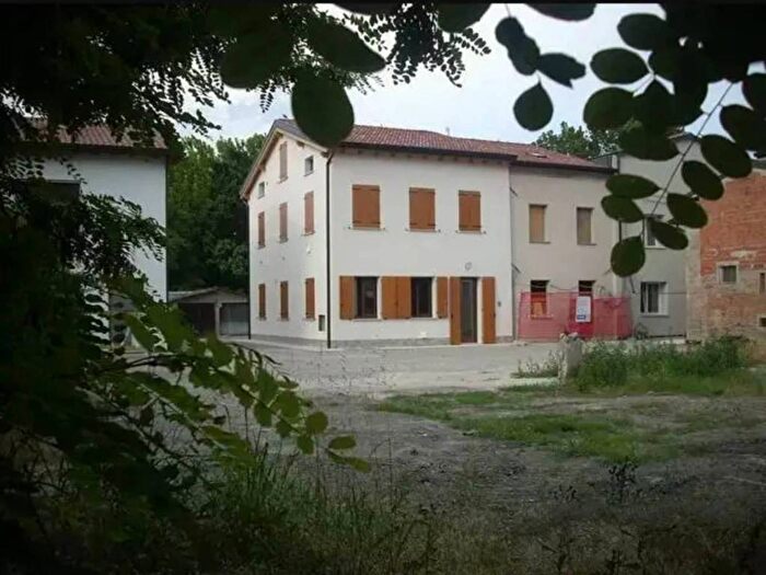 Casa con 6 locali in vendita in Piazza G Matteotti, Sant'antonio In Mercadello, Novi di Modena