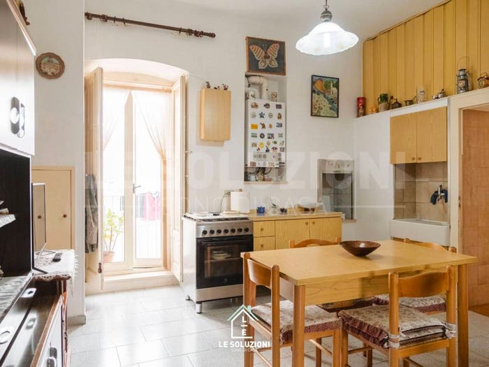 Appartamento trilocale in vendita in Via Forno Santo Stefano, Putignano
