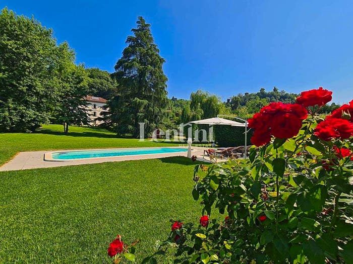 Casa con 6 locali in vendita in Centro, Belveglio