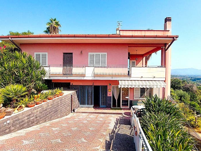Casa con 6 locali in vendita in Via Ruggero I, Centro, Giarre