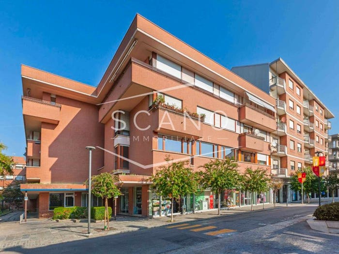 Appartamento quadrilocale in vendita in Borgo Piave Corso Europa Zona Ferrero, Alba