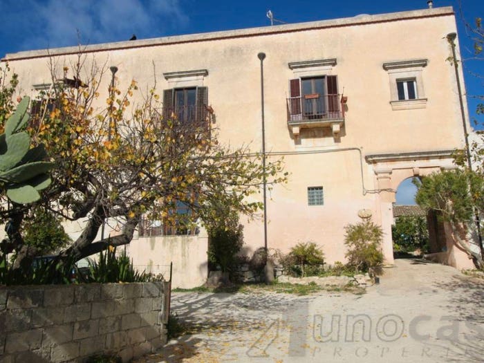 Casa con 6 locali in vendita in Michelica, Modica