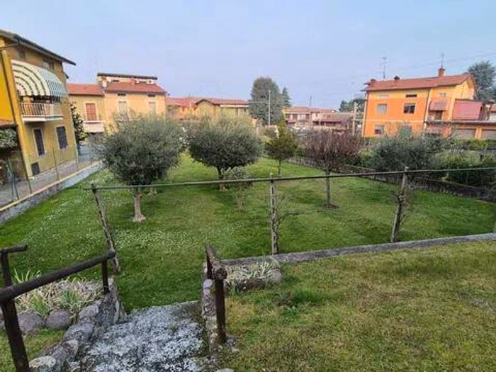 Casa con 6 locali in vendita in Villa Pedergnano, Erbusco