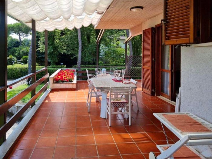 Casa con 6 locali in vendita in Ronchi Poveromo, Massa