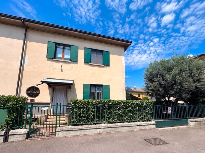 Casa quadrilocale in vendita in Via Mario Garbagni, Brembo Mariano, Dalmine