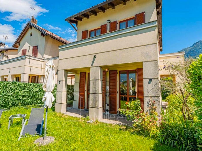 Casa con 6 locali in vendita in VIA VIGNOLO, Colico Piano, Colico