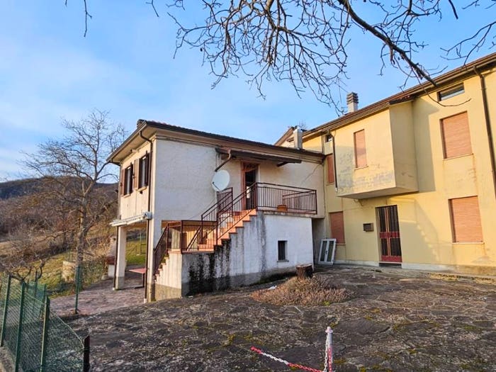 Casa bilocale in vendita in Località Pessola Sorta, Varsi