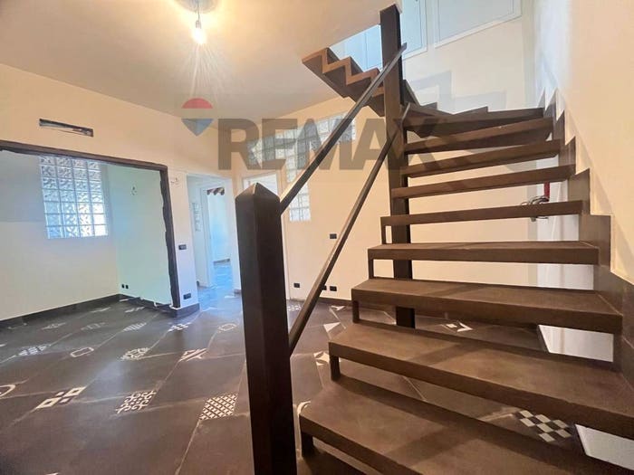 Appartamento con 5 locali in vendita in Via Barchetta, Bolzaneto, Genova