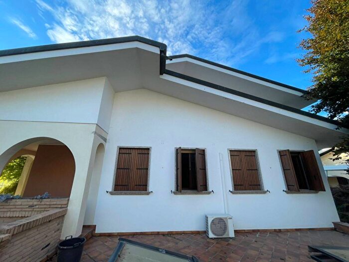 Casa con 6 locali in vendita in Piove di Sacco