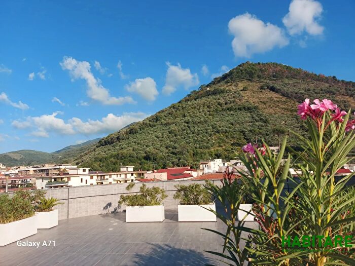 Appartamento con 6 locali in vendita in San Felice A Cancello