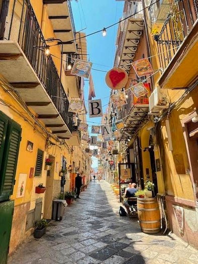 Appartamento trilocale in vendita in Via delle Case Nuove, Cassaro, Palermo