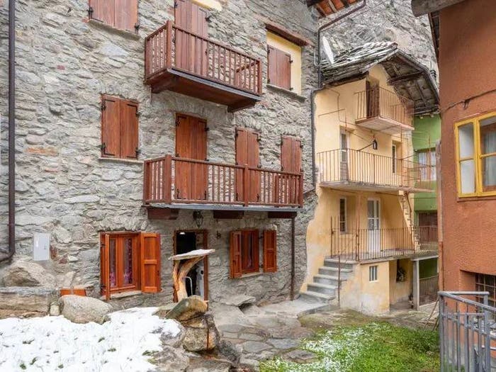 Case in Vendita e in Affitto - 2
