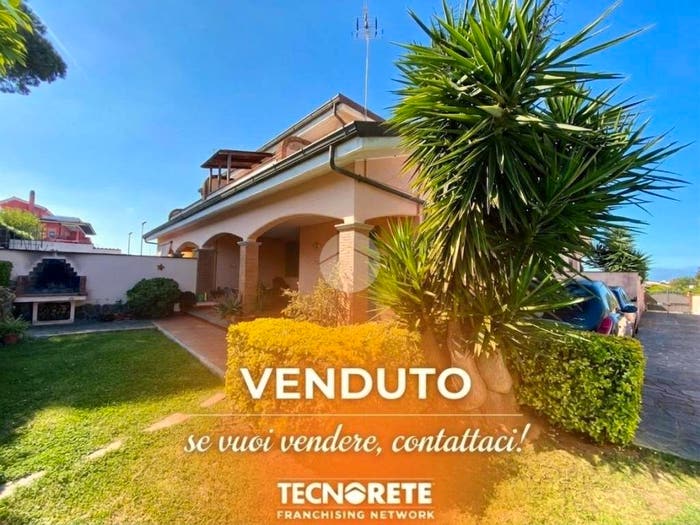 Casa quadrilocale in vendita in Via Adda, Tor San Lorenzo Nuova California, Ardea