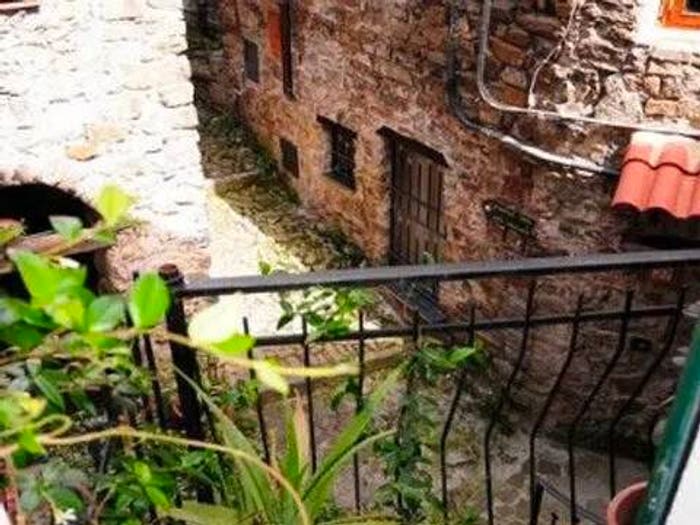 Appartamento trilocale in vendita in Urb Centro Storico Apricale, Apricale