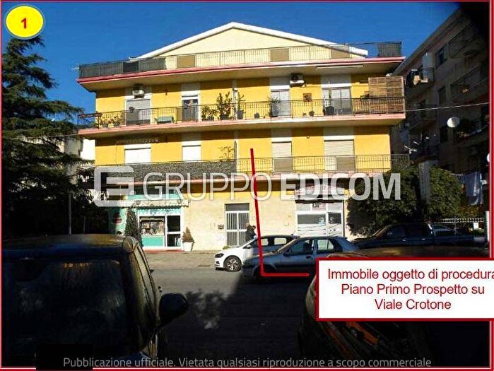 Appartamento con 6 locali in vendita in Viale Crotone accesso dal civico, Catanzaro Lido, Catanzaro