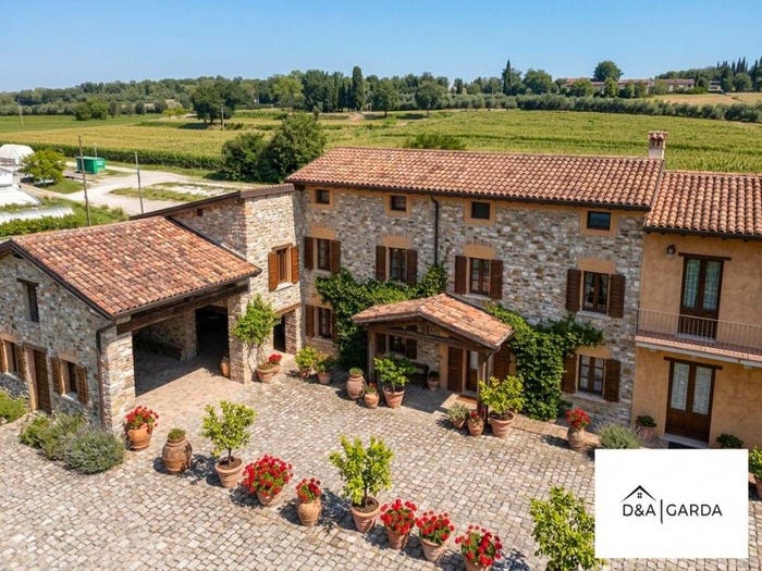 Casa con 6 locali in vendita in Via Bell'Italia, Centro, Peschiera del Garda